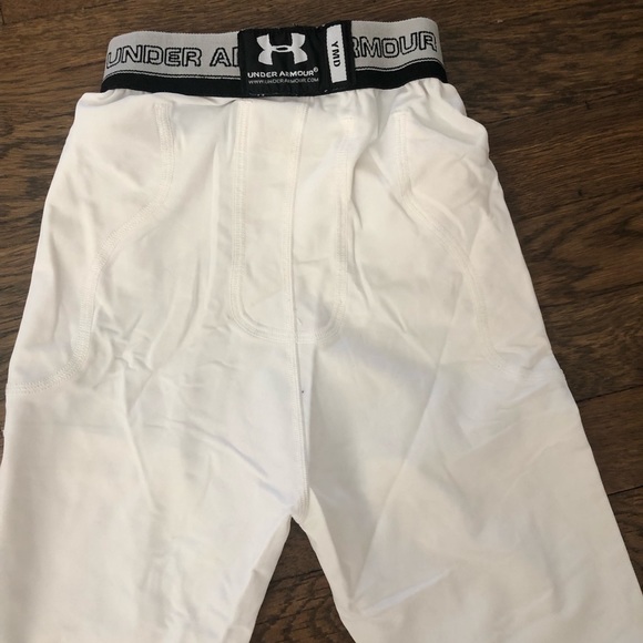 UnderArmour white compression shorts, Youth Medium - Picture 3 of 4